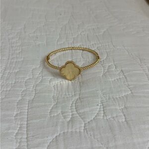 Elegant Gold Clover Bracelet